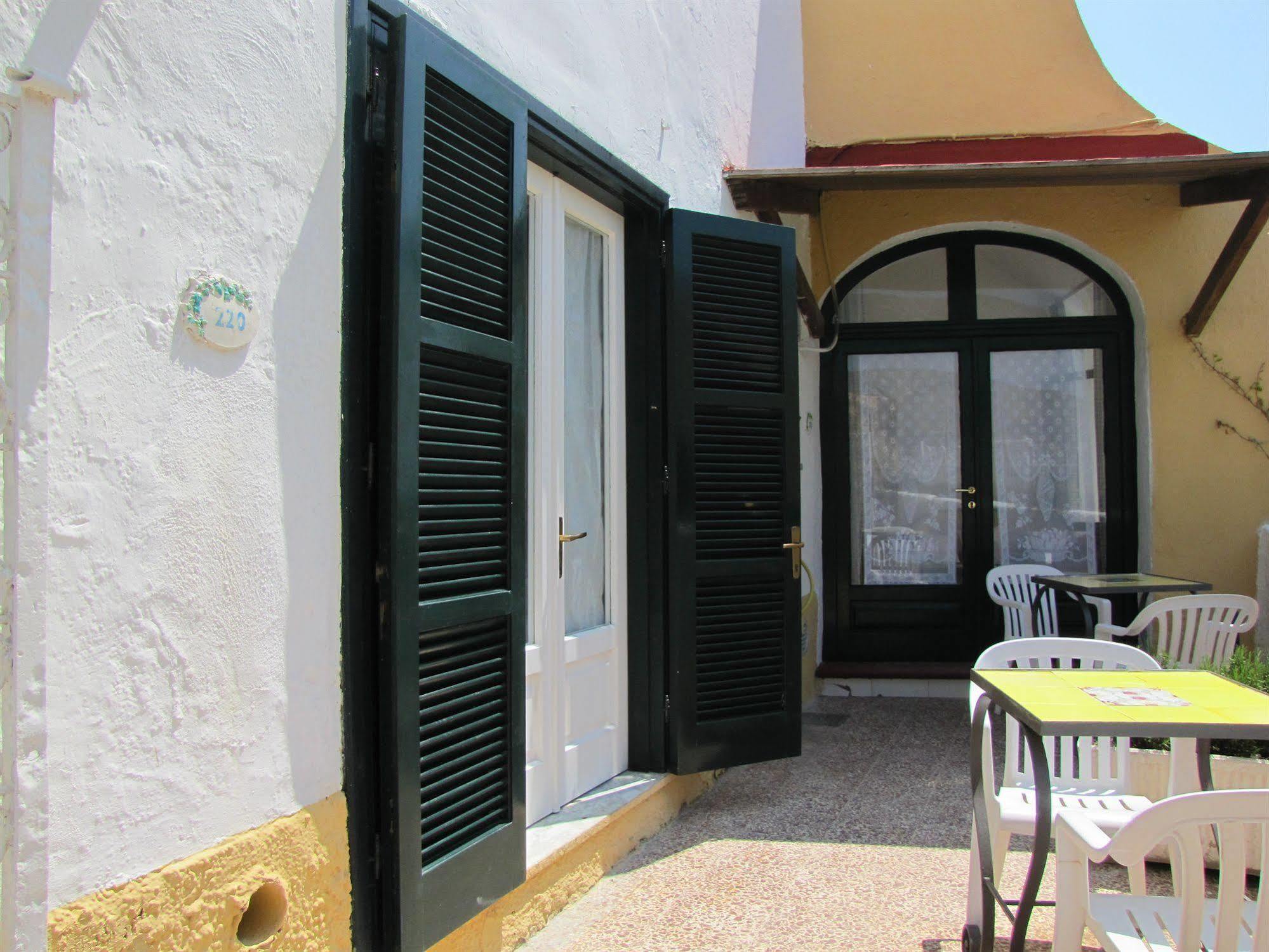Appartamenti Casa Del Sole Sant'Angelo  Exteriör bild